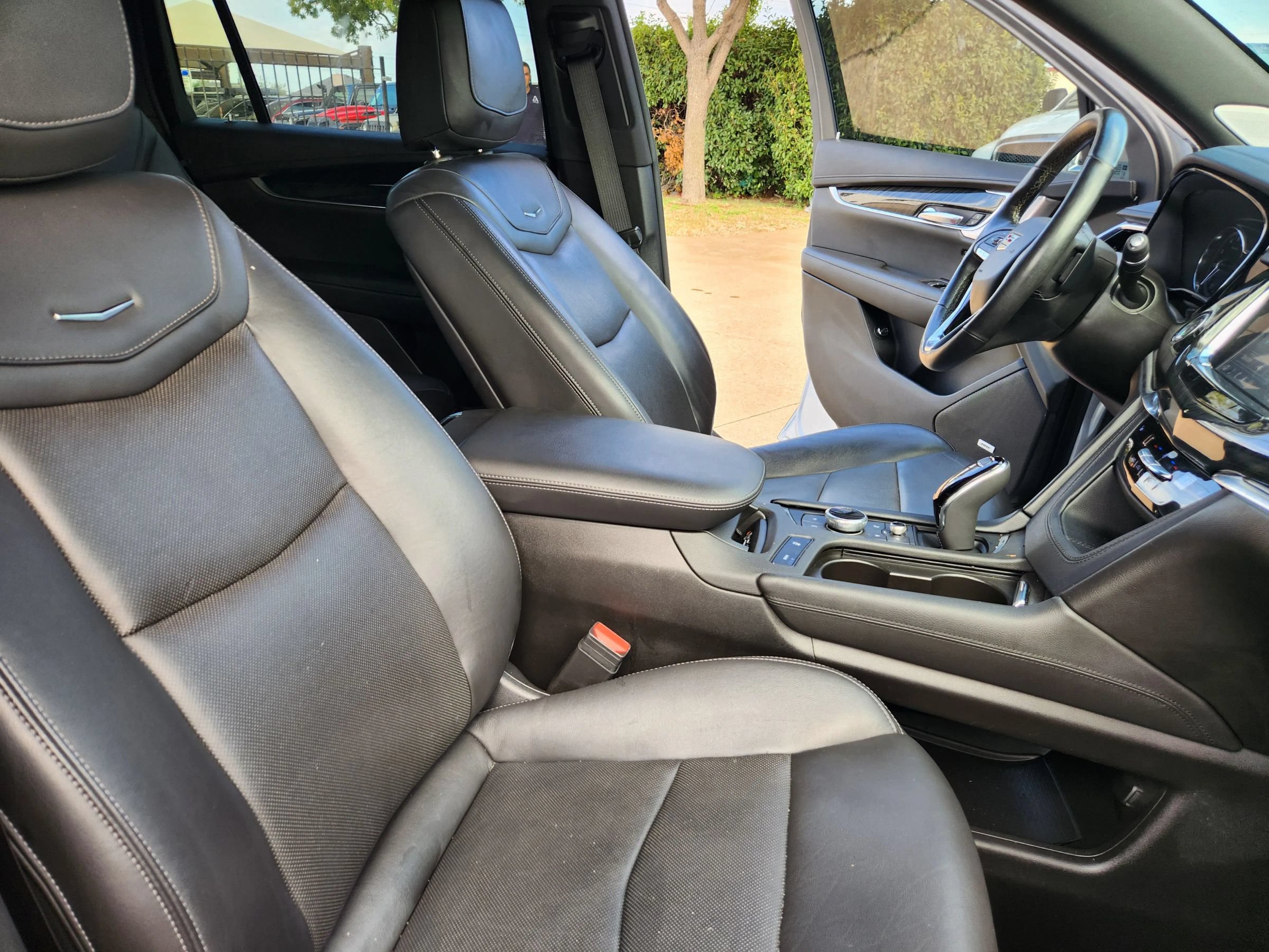 Used 2020 Cadillac XT6 Premium Luxury AWD/4WD image 18