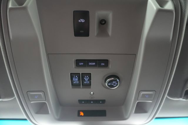 Used 2019 GMC Yukon Denali w/ Denali Ultimate Package image 17