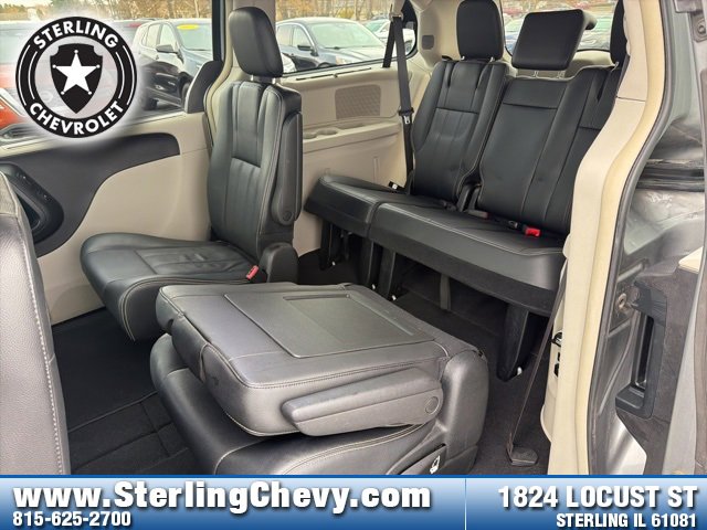 Used 2015 Chrysler Town & Country Touring-L w/ Driver Convenience Group image 27
