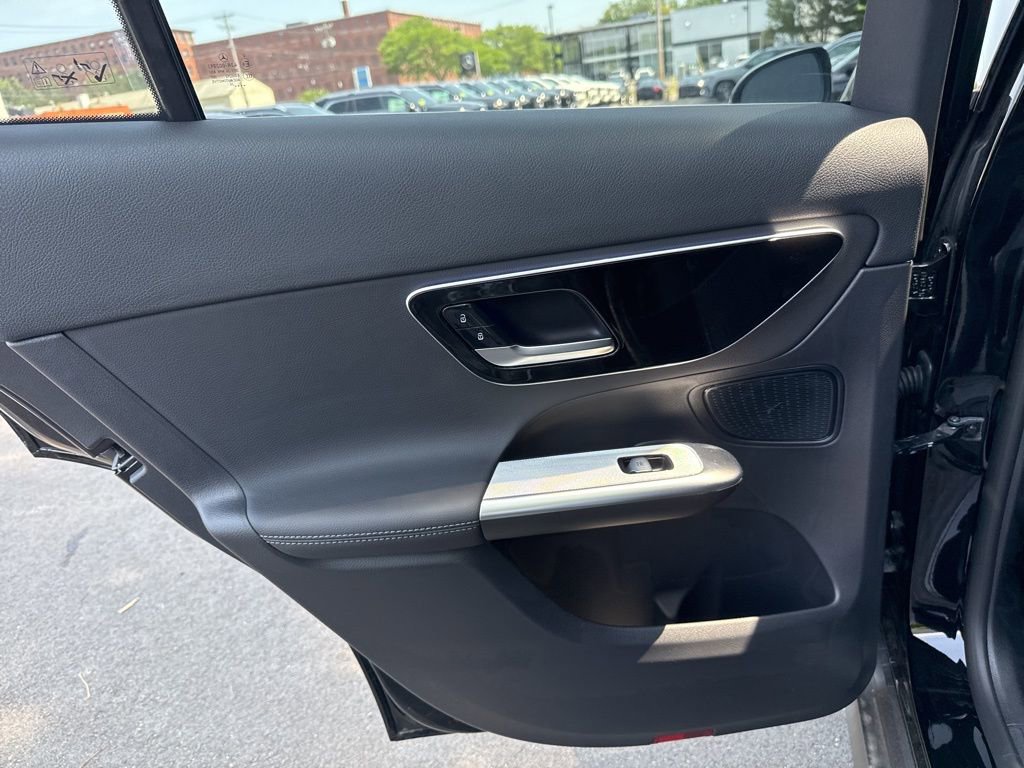 New 2025 Mercedes-Benz GLC 300 4MATIC image 17