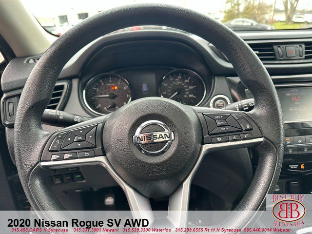 Used 2020 Nissan Rogue SV image 15