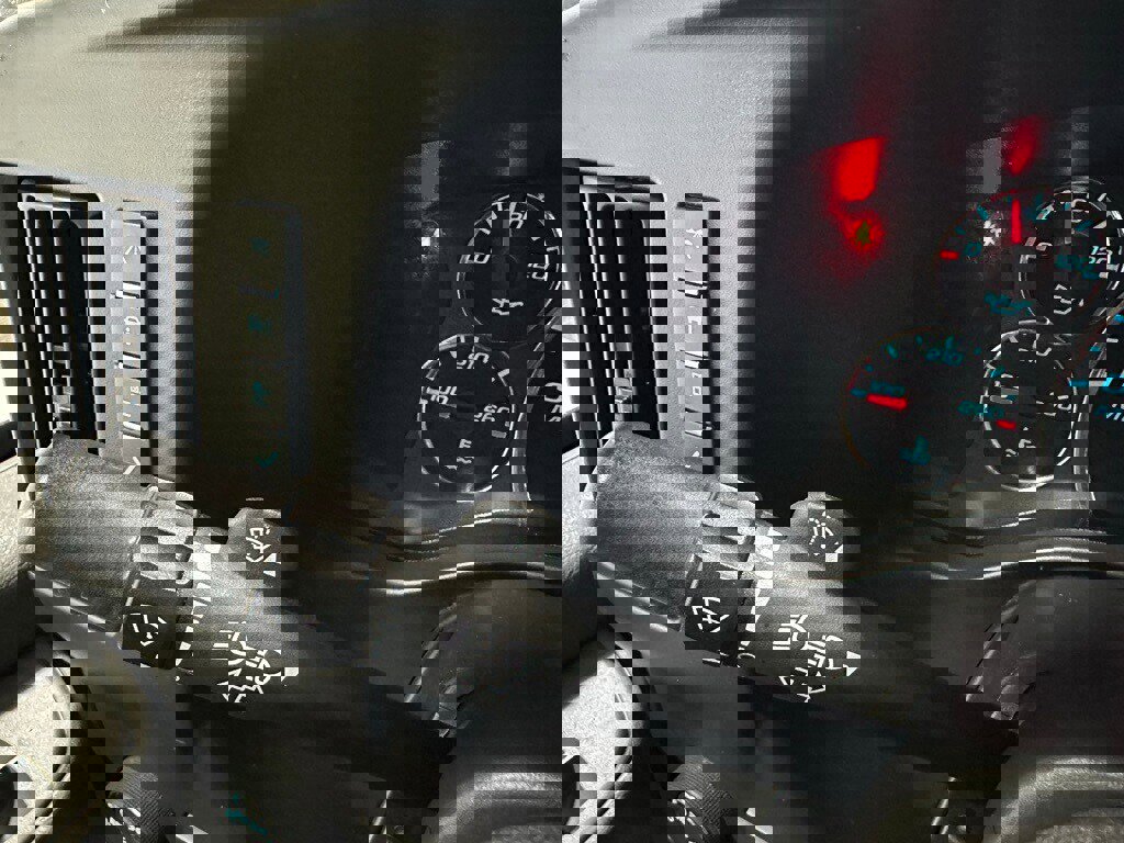 Used 2022 Chevrolet Express 3500 w/ Power Convenience Package image 22