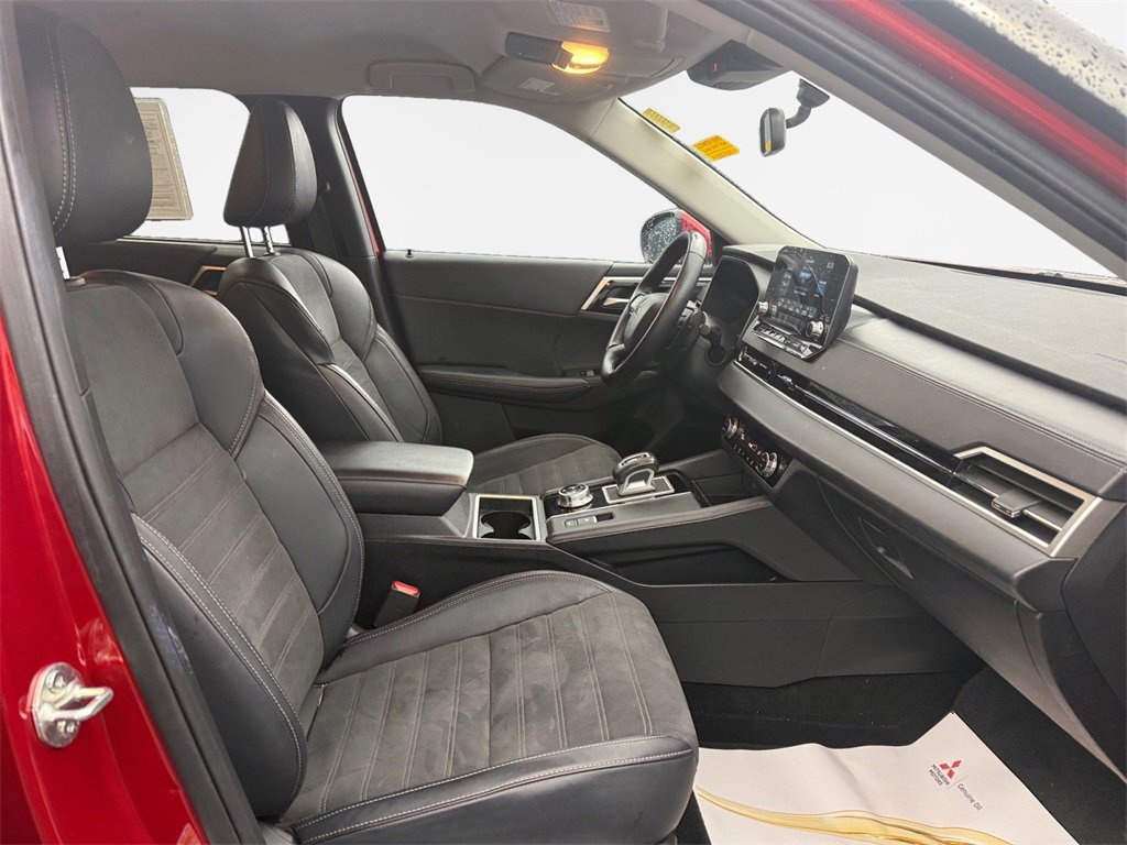Used 2024 Mitsubishi Outlander SE image 24