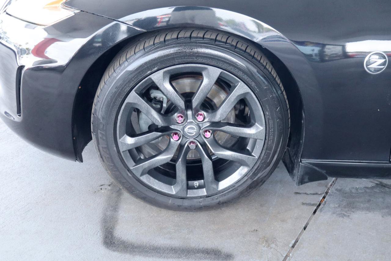 Used 2017 Nissan 370Z Coupe RWD image 12