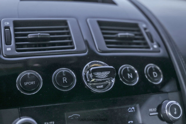 Used 2012 Aston Martin V8 Vantage Roadster image 37