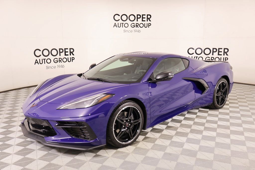 Used 2025 Chevrolet Corvette Stingray Coupe w/ 1LT image 11