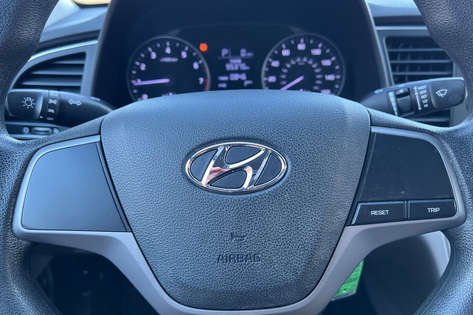 Used 2017 Hyundai Elantra SE image 26