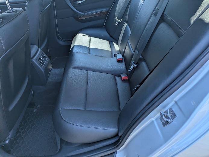 Used 2011 BMW 328i xDrive Sedan AWD/4WD image 13