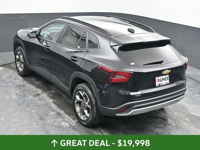 Used 2025 Chevrolet Trax LT image 41