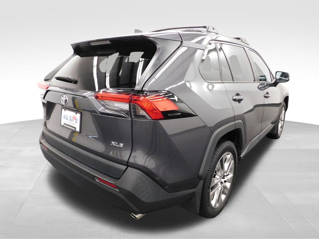 Used 2023 Toyota RAV4 XLE Premium image 7