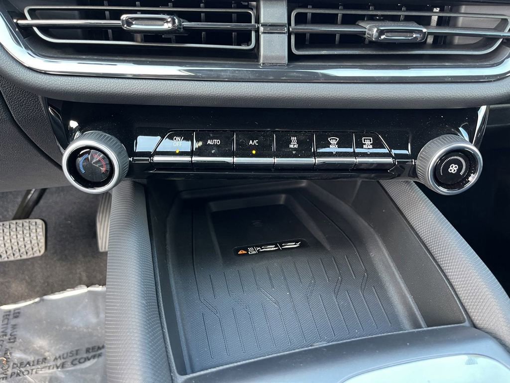 New 2025 Chevrolet Equinox EV RS image 18