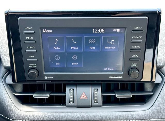 Used 2022 Toyota RAV4 XLE Premium AWD/4WD image 27