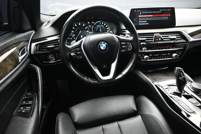 Used 2019 BMW 530e w/ Convenience Package RWD image 11