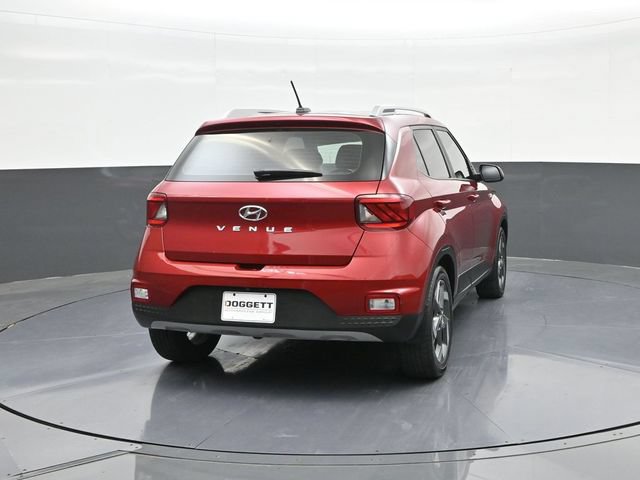 Used 2024 Hyundai Venue SEL FWD image 11