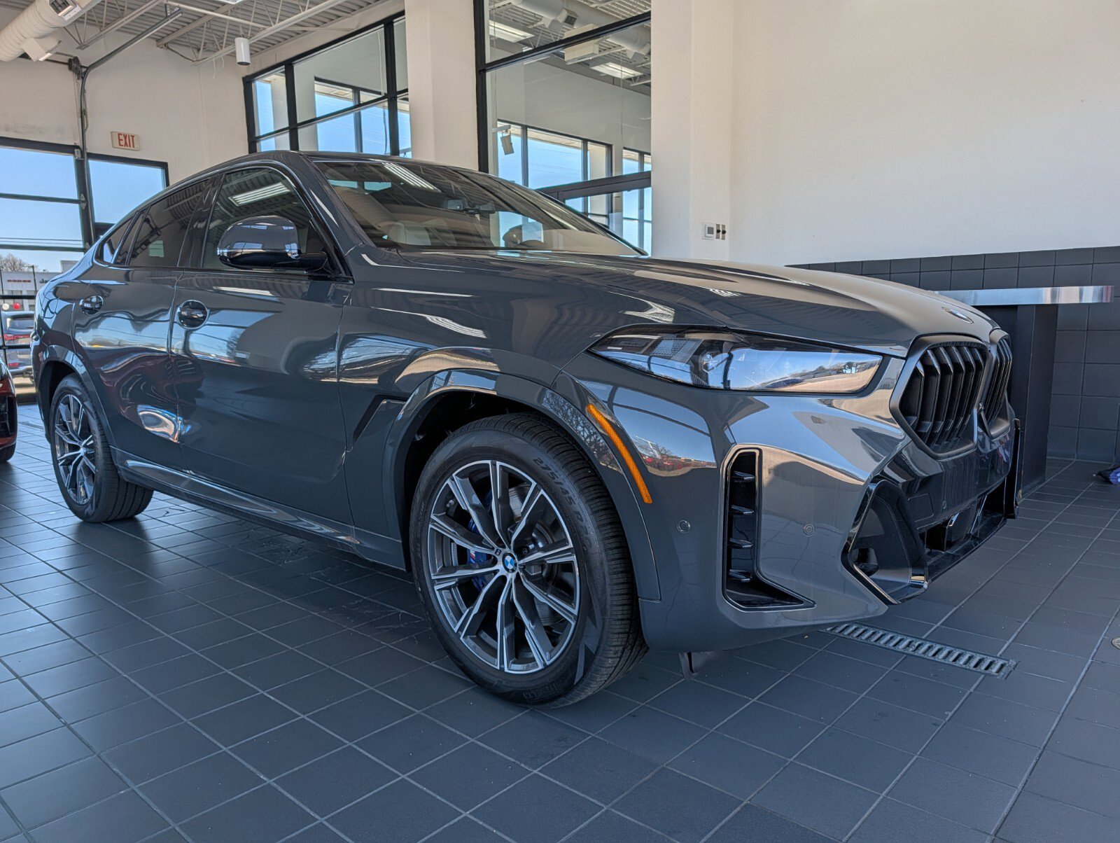 New 2026 BMW X6 xDrive40i w/ Premium Package AWD/4WD image 1