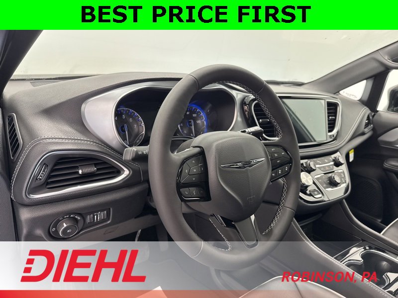 New 2026 Chrysler Pacifica Limited w/ S Appearance Package image 26