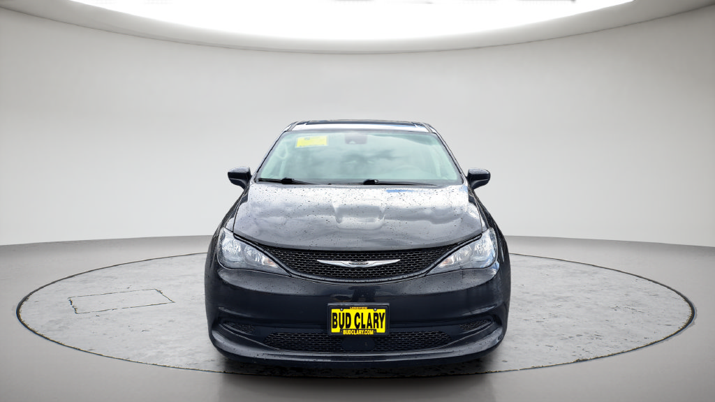 Used 2023 Chrysler Voyager LX FWD image 20