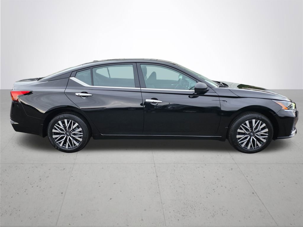 New 2025 Nissan Altima 2.5 SV image 6
