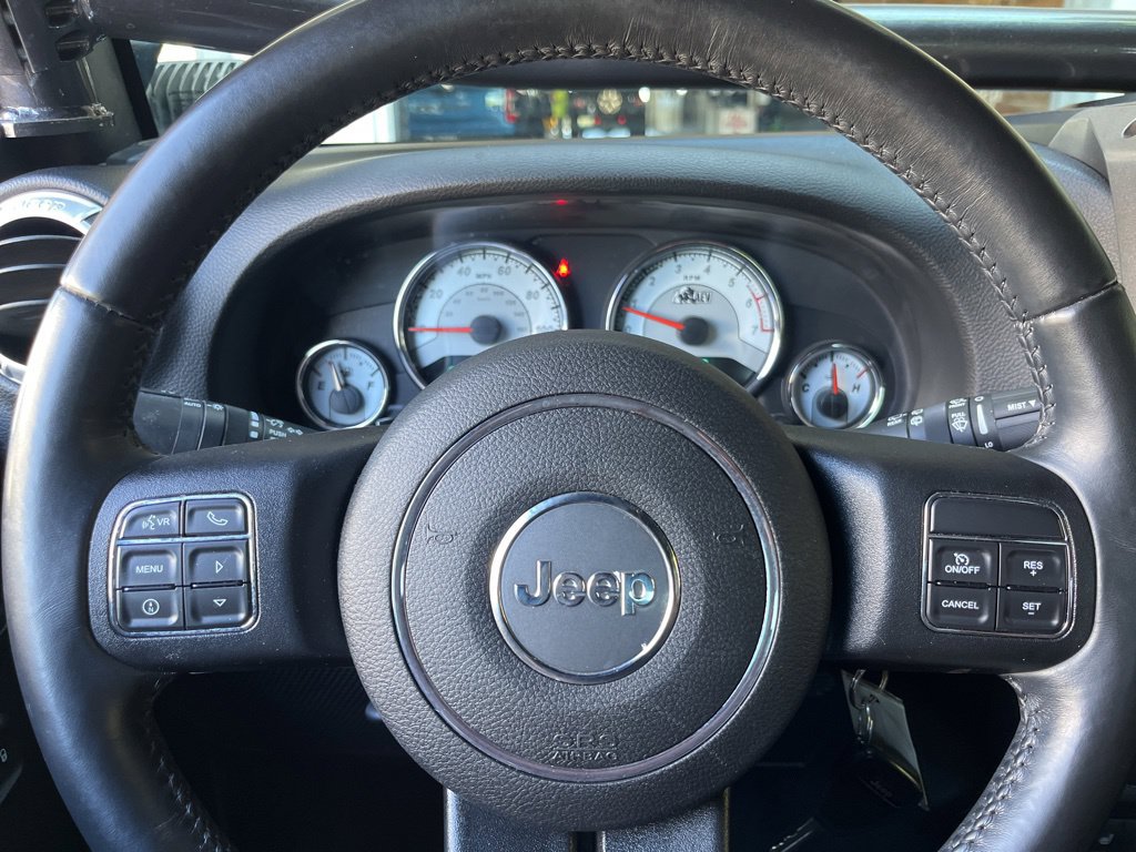 Used 2016 Jeep Wrangler Unlimited Rubicon w/ Connectivity Group AWD/4WD image 40