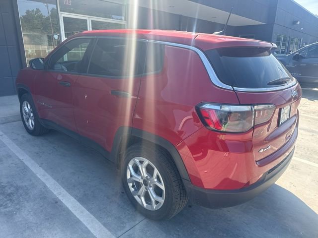 Used 2025 Jeep Compass Sport AWD/4WD image 3