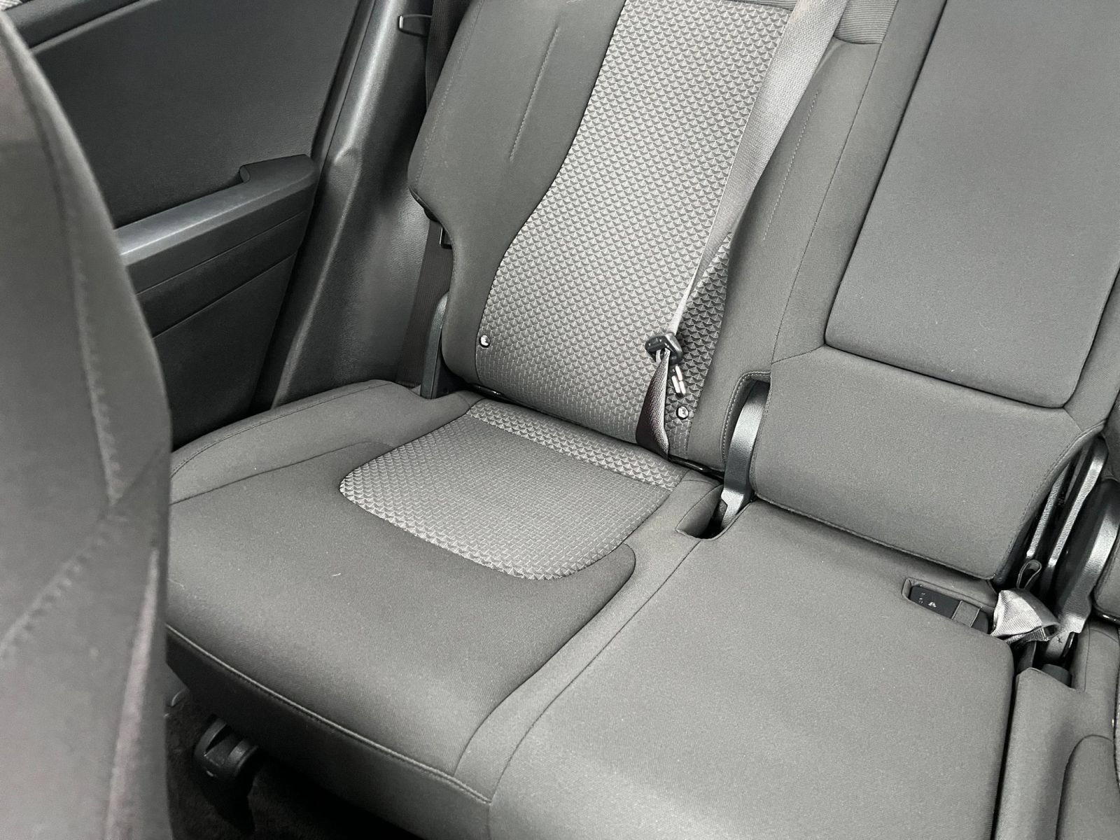 Used 2025 Kia Sportage LX FWD image 39