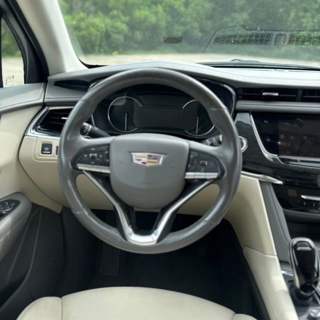 Used 2022 Cadillac XT6 Premium Luxury AWD/4WD image 21