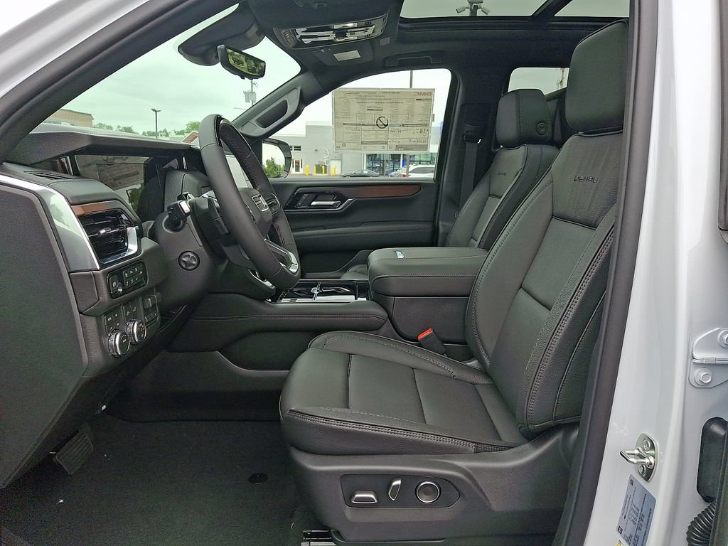 New 2026 GMC Yukon Denali w/ Denali Reserve Package AWD/4WD image 7