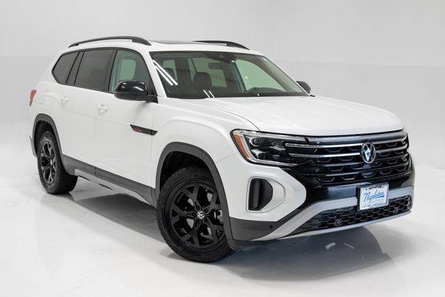 Used 2024 Volkswagen Atlas Peak Edition SEL AWD/4WD image 7