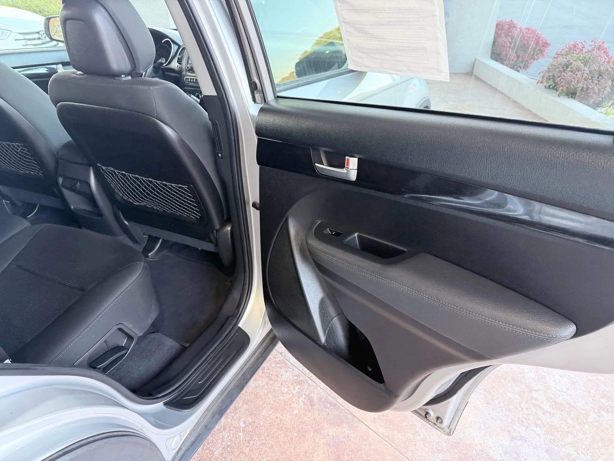 Used 2015 Kia Sorento LX image 14