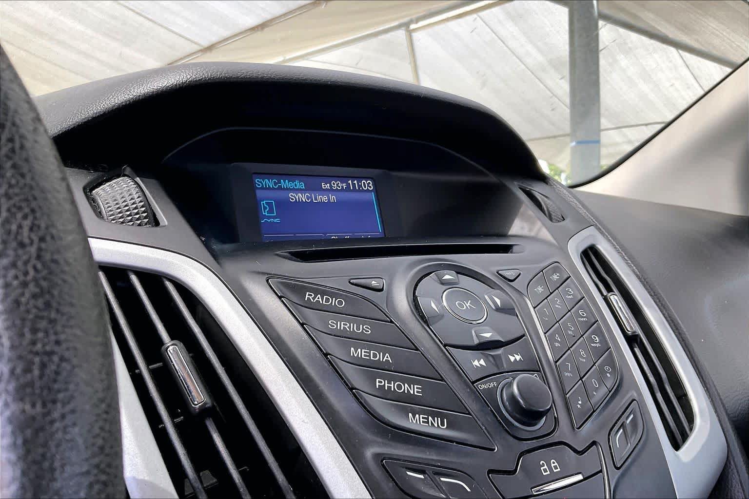 Used 2014 Ford Focus SE FWD image 32