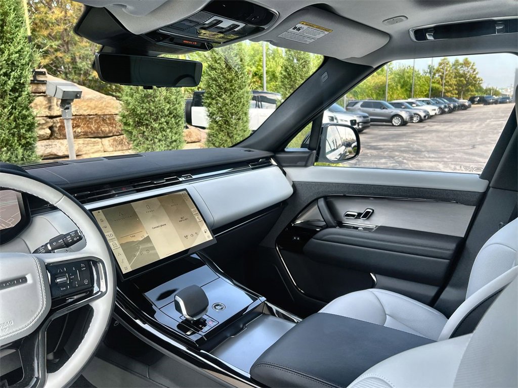 New 2025 Land Rover Range Rover Sport Dynamic SE image 13