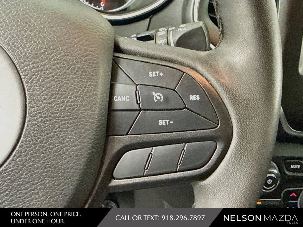 Used 2022 Jeep Cherokee Trailhawk w/ Comfort/Convenience Group AWD/4WD image 24