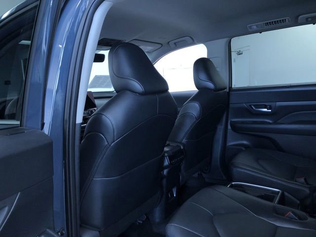 Used 2025 Toyota Grand Highlander AWD image 21