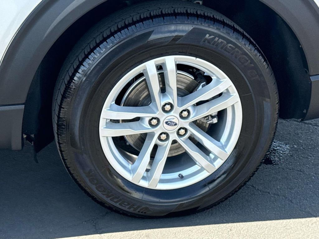 Certified 2022 Ford Explorer XLT w/ Equipment Group 202A image 32