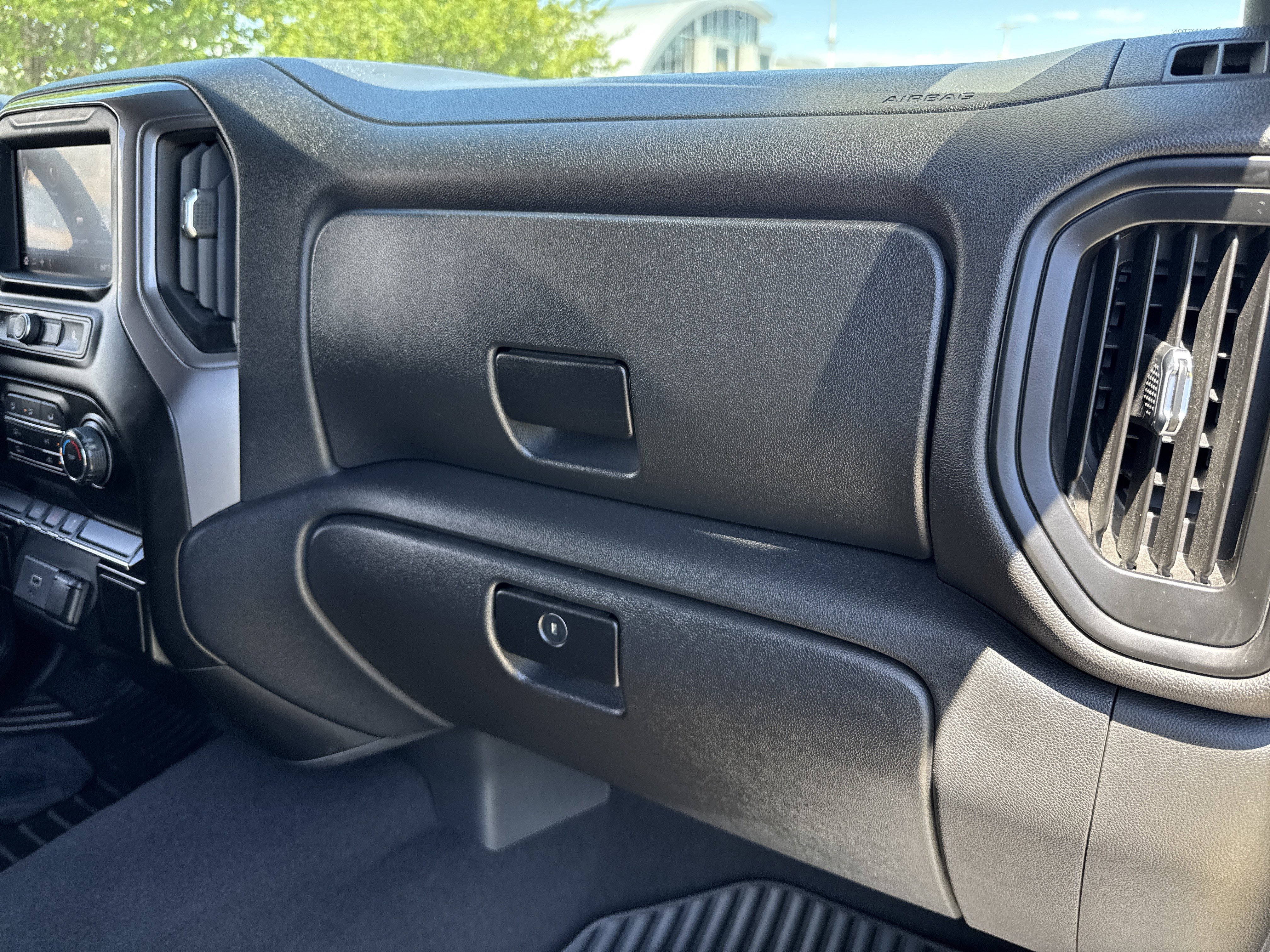 Used 2020 Chevrolet Silverado 1500 Custom w/ Custom Value Package AWD/4WD image 22