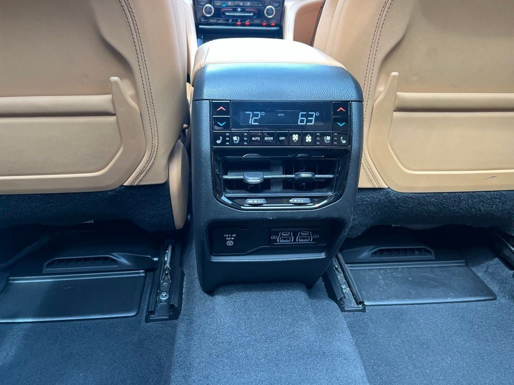 Used 2023 Jeep Grand Cherokee L Summit AWD/4WD image 14