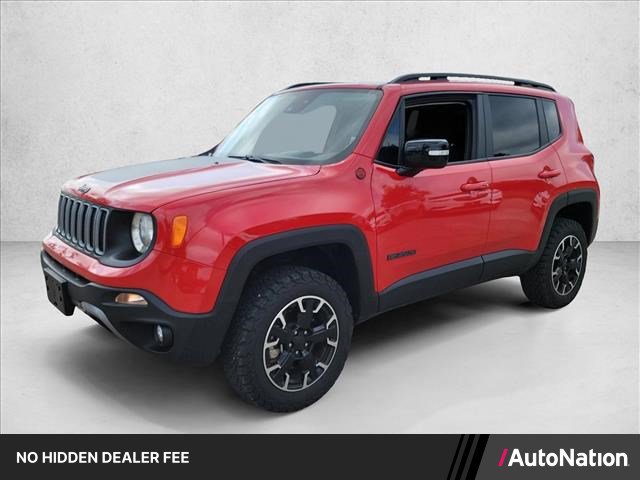 Used 2023 Jeep Renegade Latitude w/ Sun/Sound Group AWD/4WD image 1