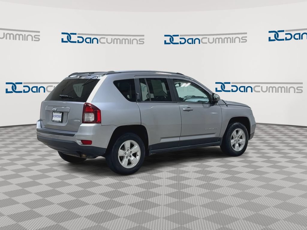 Used 2016 Jeep Compass Latitude FWD image 8