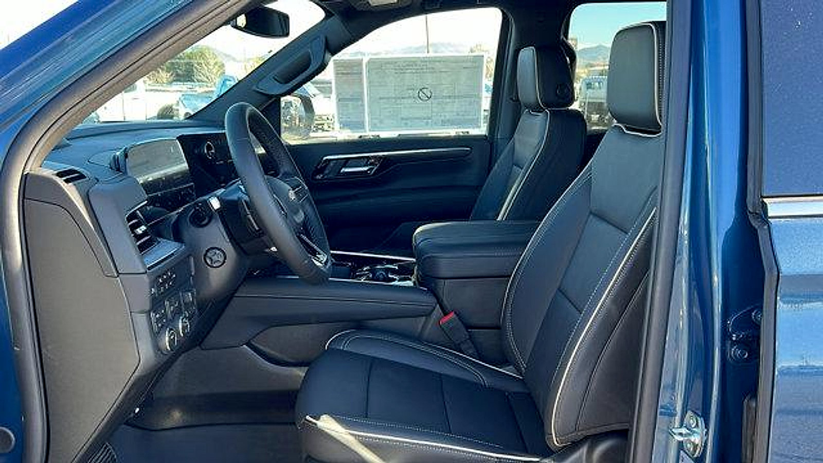 New 2026 Chevrolet Suburban Premier image 33