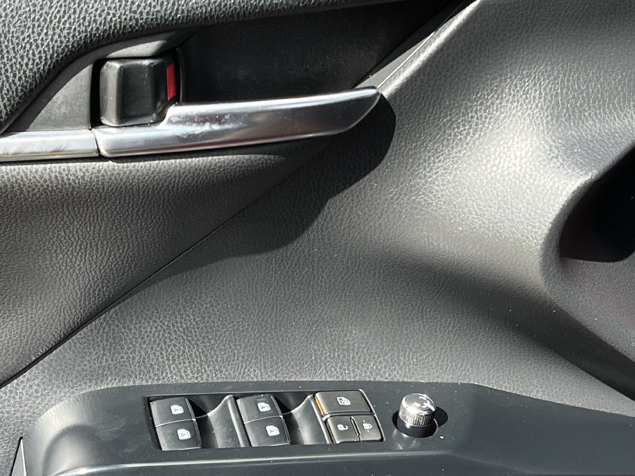 Used 2019 Toyota Camry XSE FWD image 21