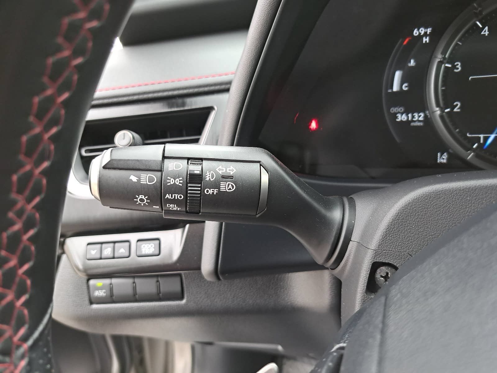Used 2021 Lexus UX 200 F Sport w/ Accessory Package (Z2) FWD image 26