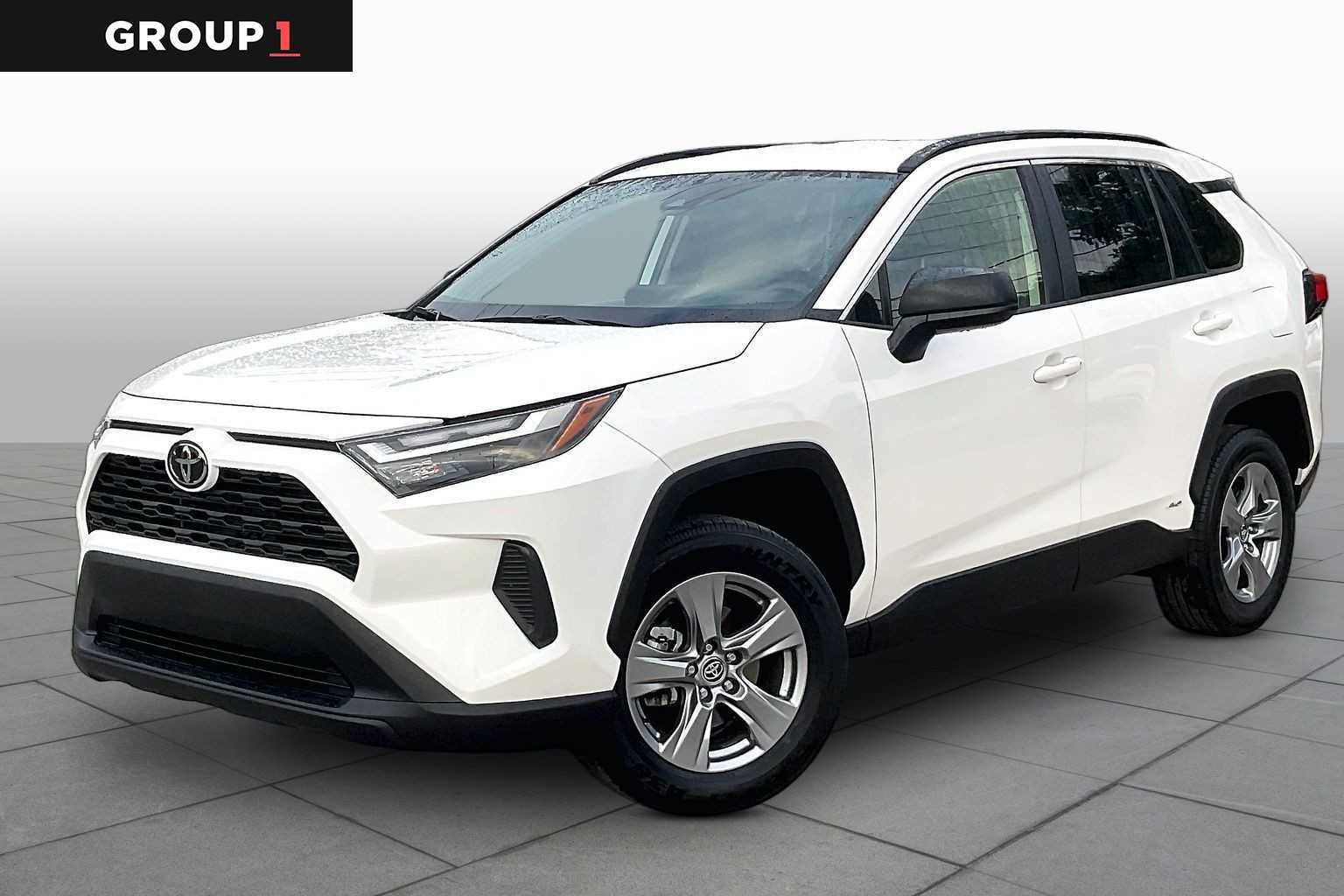 Used 2025 Toyota RAV4 LE AWD/4WD image 1