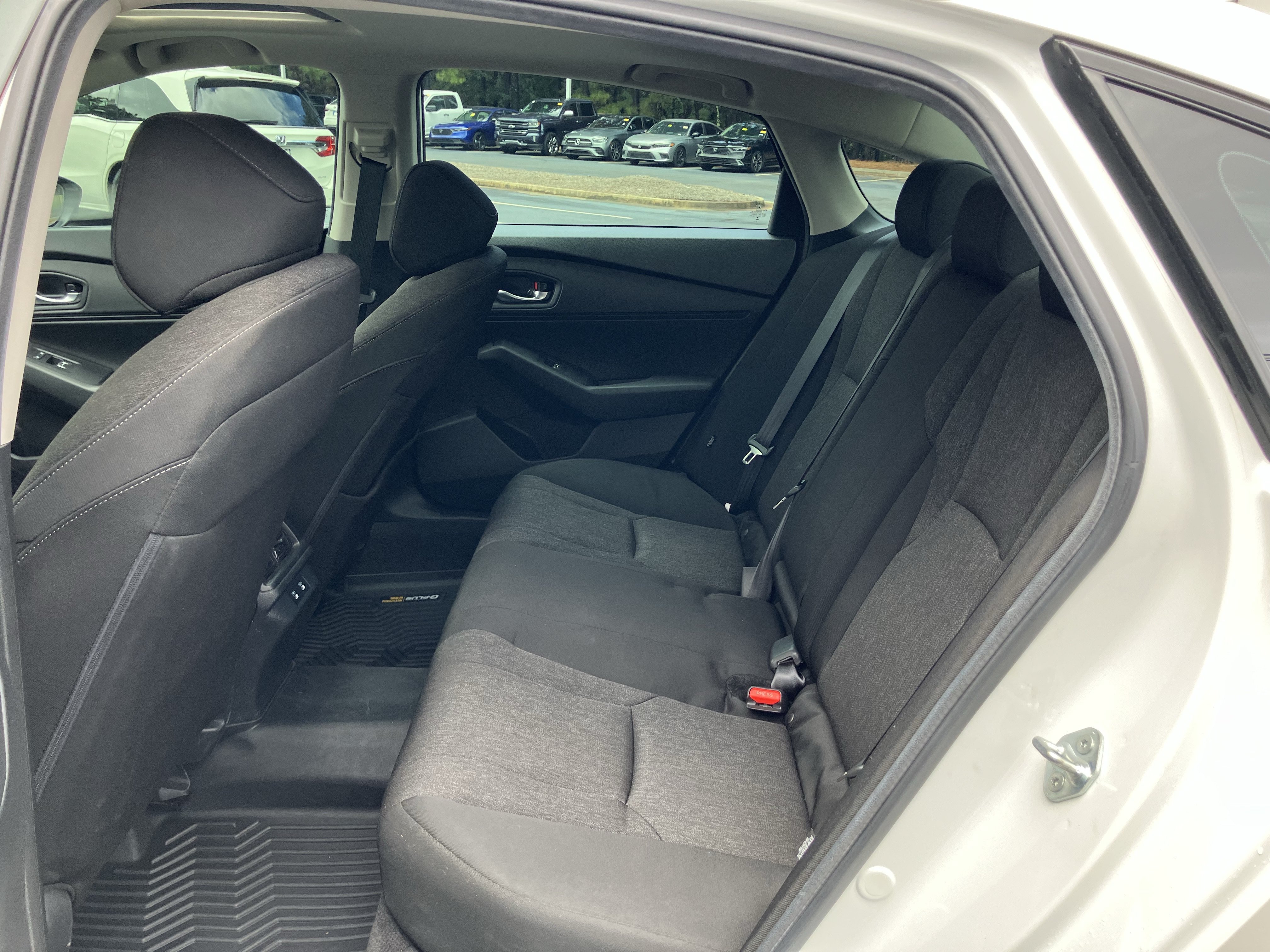 Used 2025 Honda Accord SE image 31