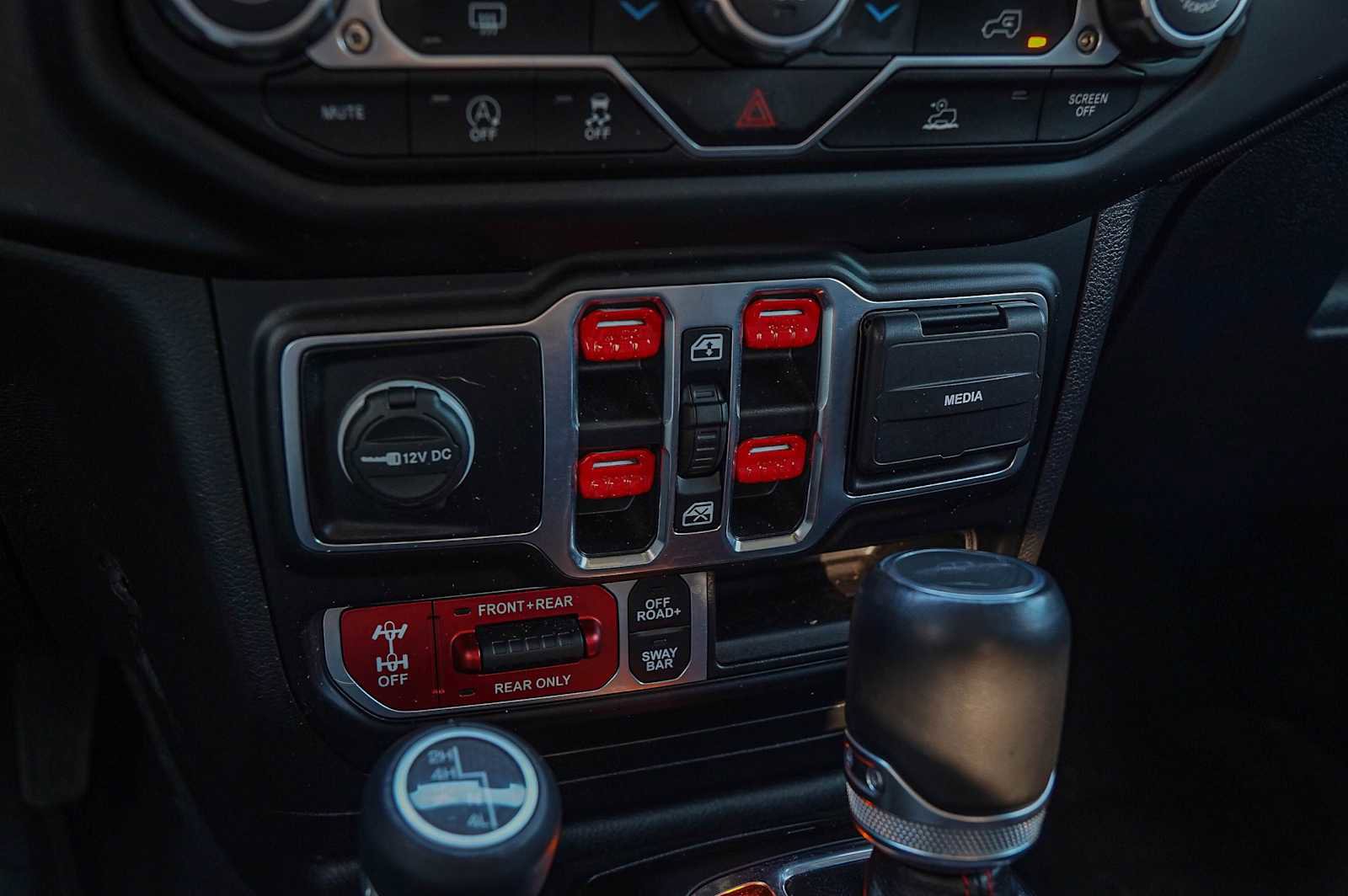 Used 2023 Jeep Gladiator Rubicon w/ LED Lighting Group image 21