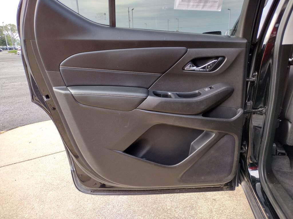 Used 2021 Chevrolet Traverse RS AWD/4WD image 11