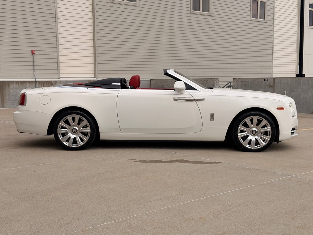 Used 2017 Rolls-Royce Dawn RWD image 3