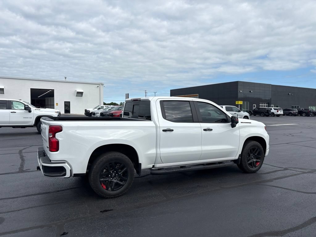 Used 2024 Chevrolet Silverado 1500 RST w/ Redline Edition AWD/4WD image 10