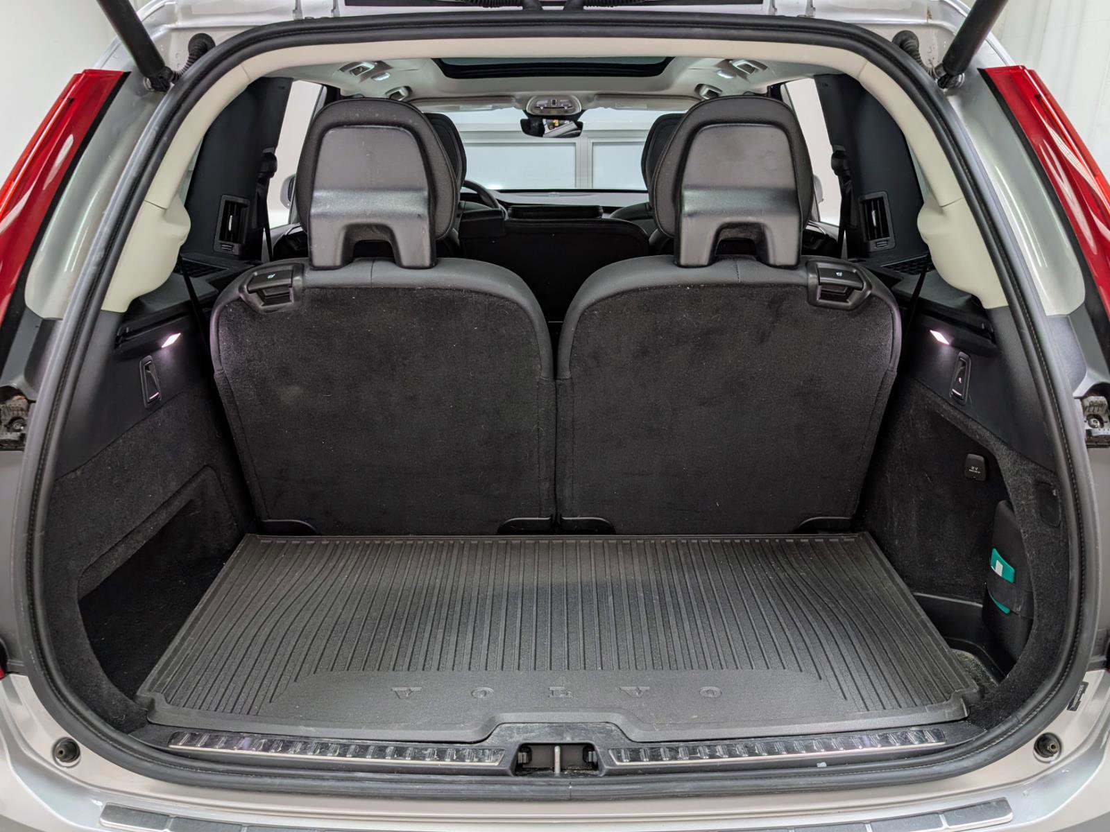 Used 2024 Volvo XC90 T8 Plus w/ Protection Package Premier image 23