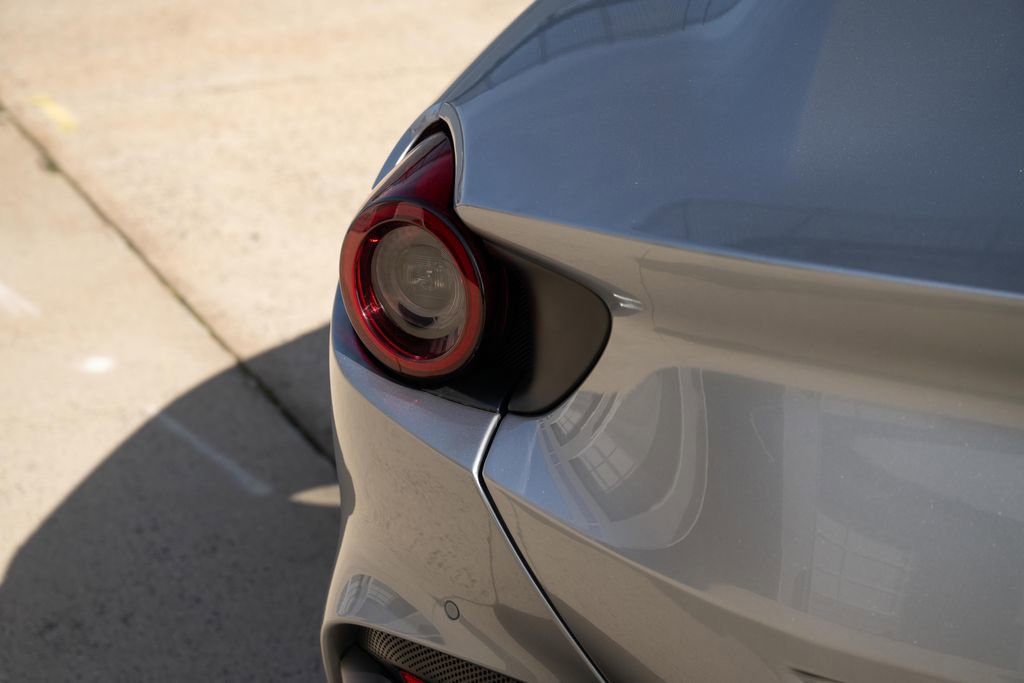 Certified 2022 Ferrari Portofino M image 23