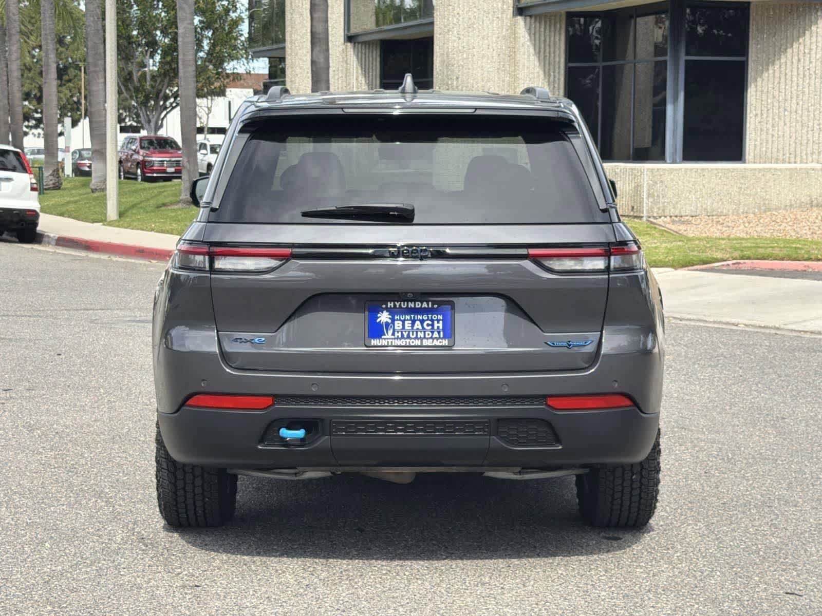 Used 2025 Jeep Grand Cherokee Trailhawk AWD/4WD image 5